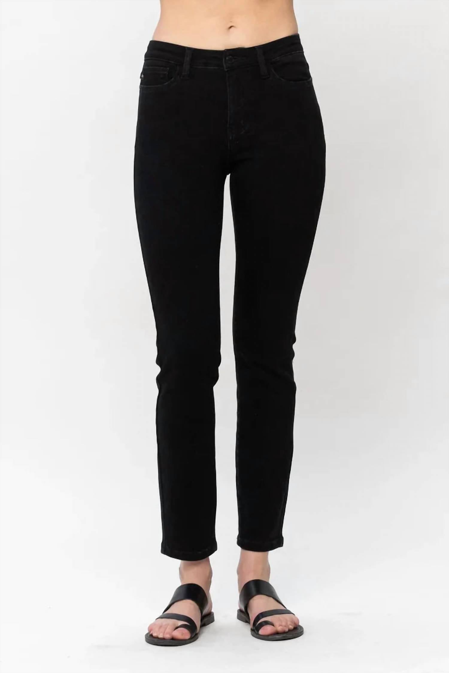 

Джинсы Slim Fit средней посадки черного цвета Judy Blue