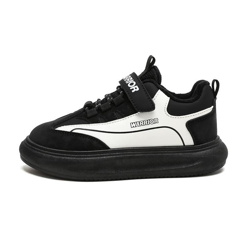 

Детская повседневная обувь для детей WARRIOR, черный/бежевый