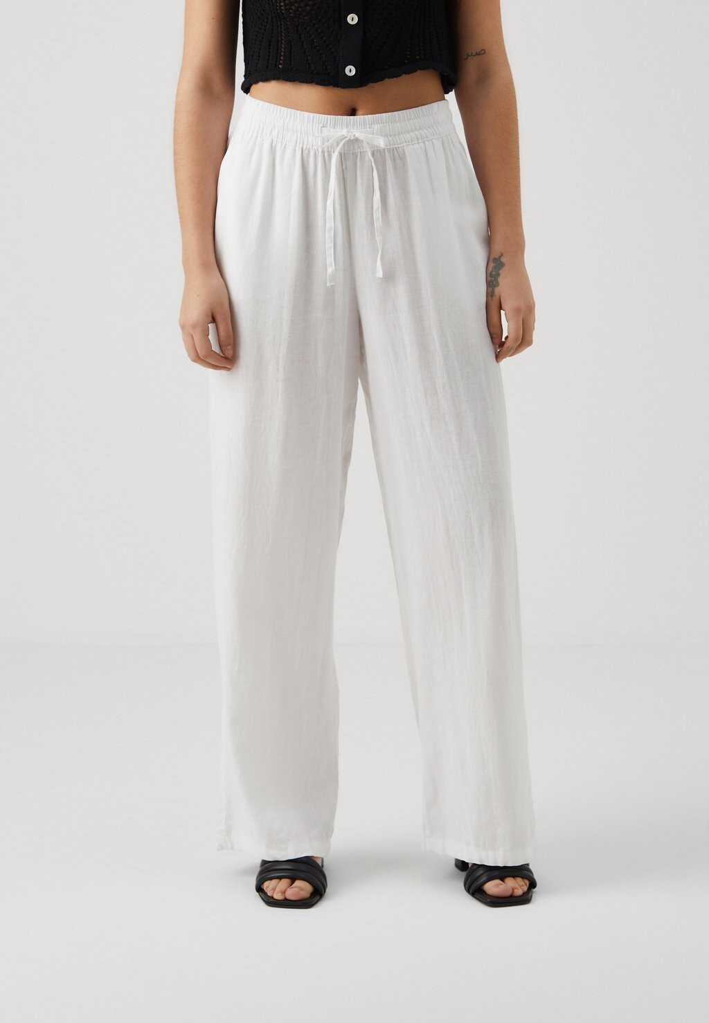 

Брюки VMLINN PANTS Vero Moda Petite, цвет snow white
