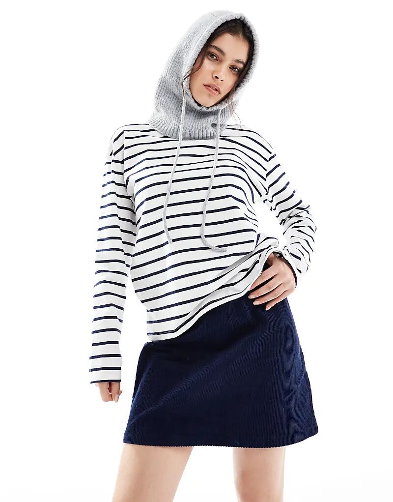 

Мини-юбка из потертого вельвета с карманами в темно-синем цвете