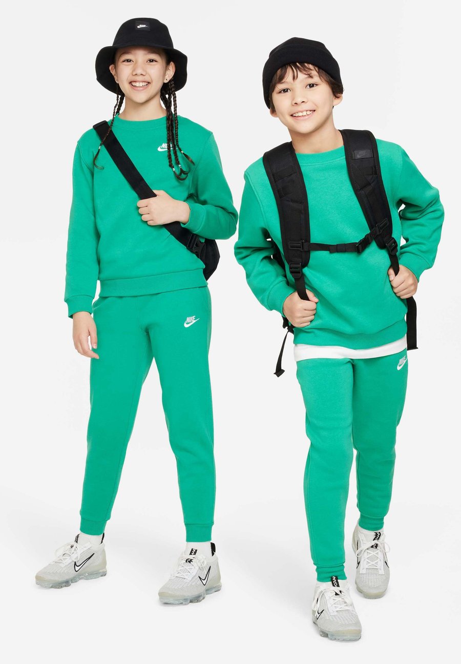 

Толстовка Nike Sportswear CLUB CREW UNISEX, Stadium Green/White/Green