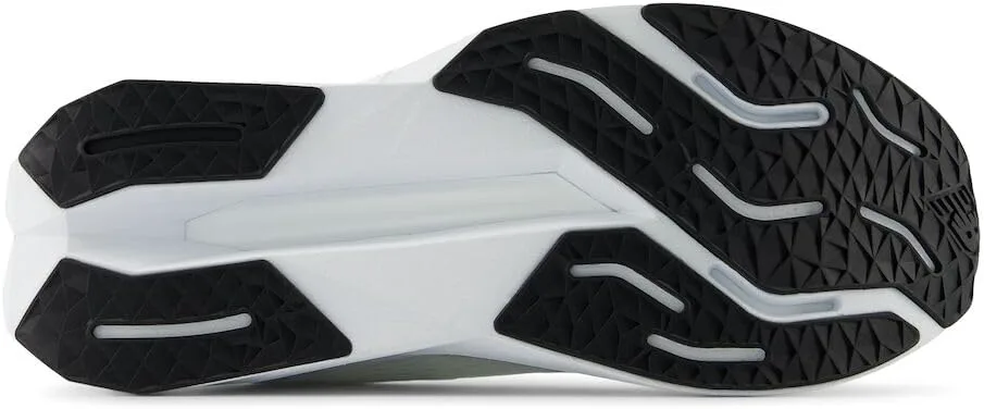 

Мужские кроссовки New Balance FuelCell Propel V5, белый/черный