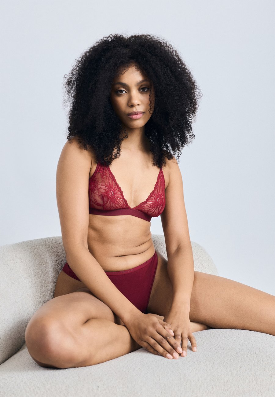 

Бюстгальтер Tommy Hilfiger TRIANGLE, Rouge/Red