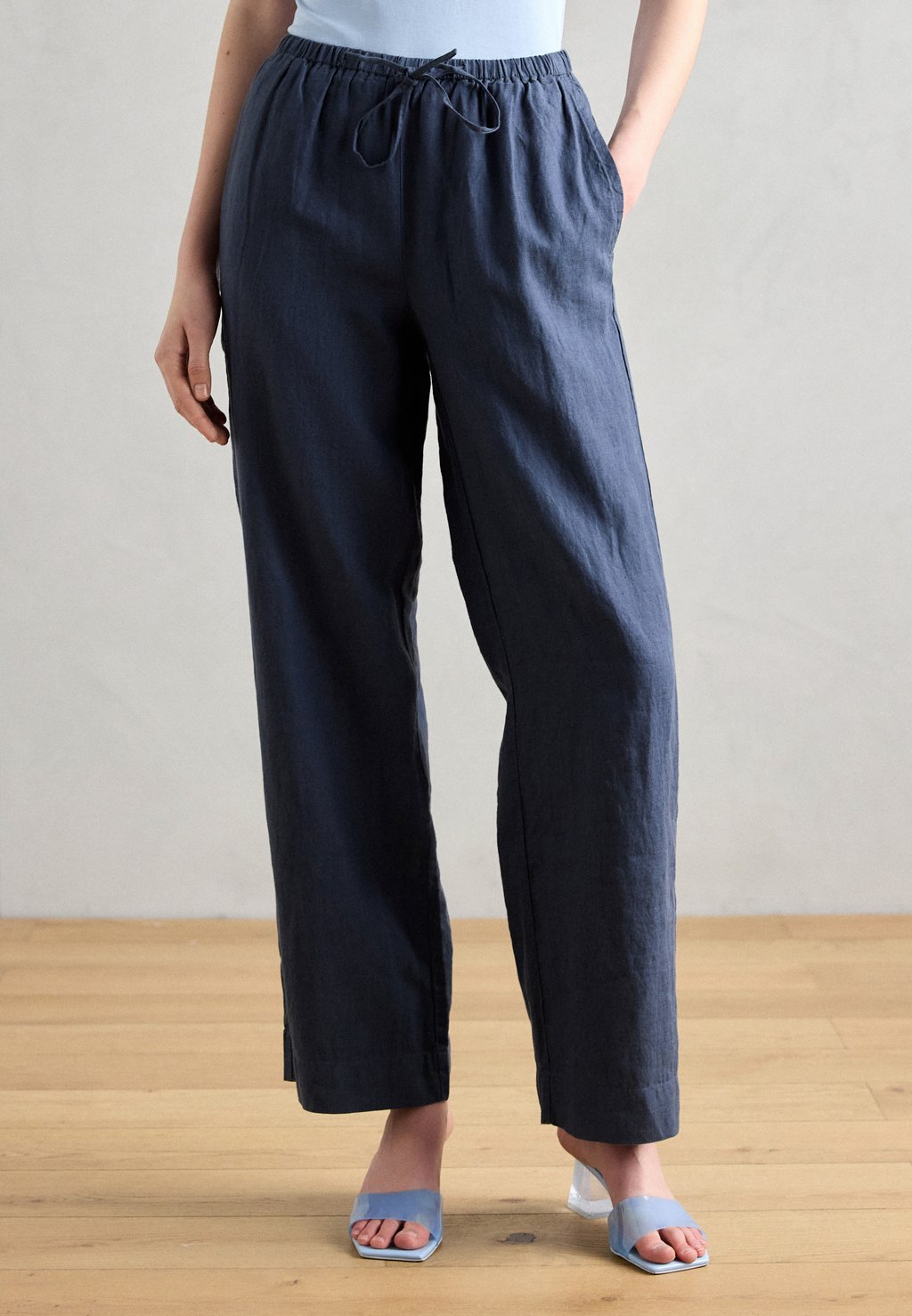 

Брюки PANTS, JOGGER STYLE STRAIGHT LEG MEDIUM WAIST DRAWSTRING AT WAIST Marc O'Polo, темно-синий