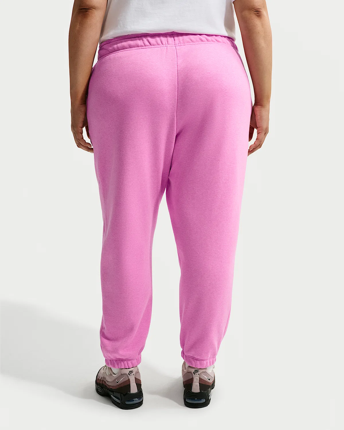 Женские спортивные штаны Nike Sportswear Club Fleece средней посадки оверсайз (Plus Size), Light Magenta/Heather/White — фото 3