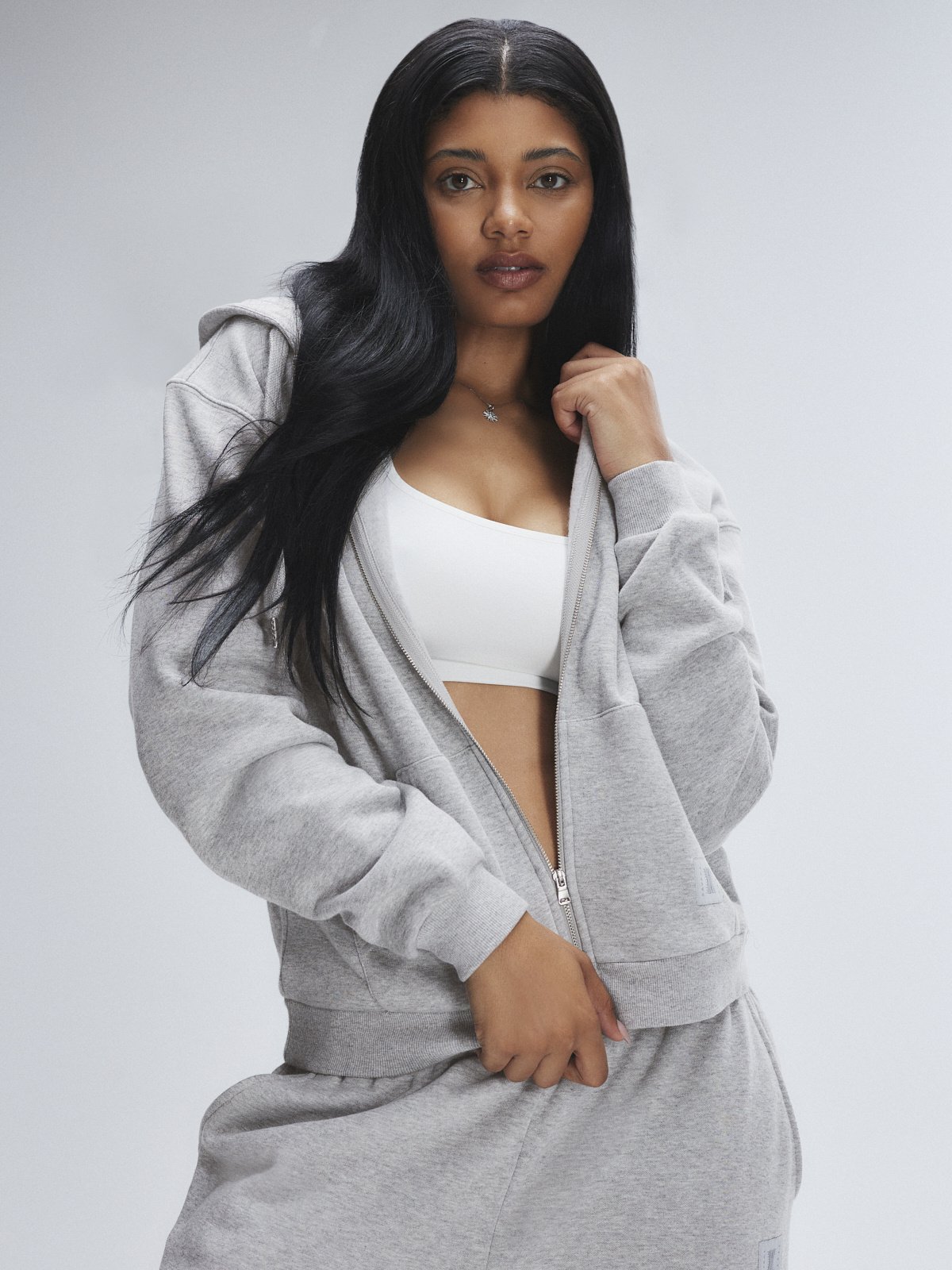 

Толстовка с капюшоном Savage X Fenty Essential Fleece Logo Graphic, цвет Platinum Grey