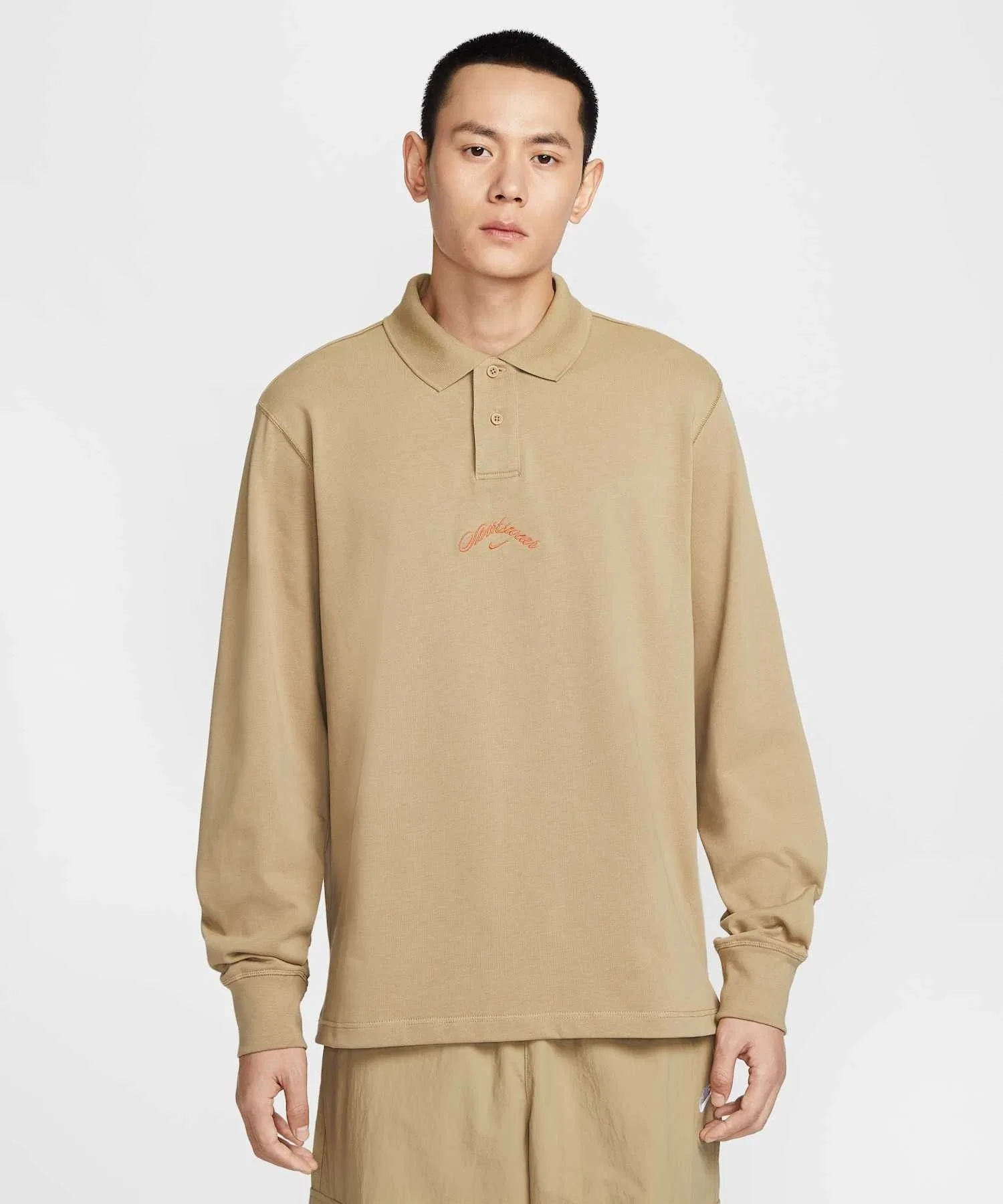 Мужская поло с длинными рукавами Nike Sportswear Club IF0771-297, цвет «Парашютный бежевый».
