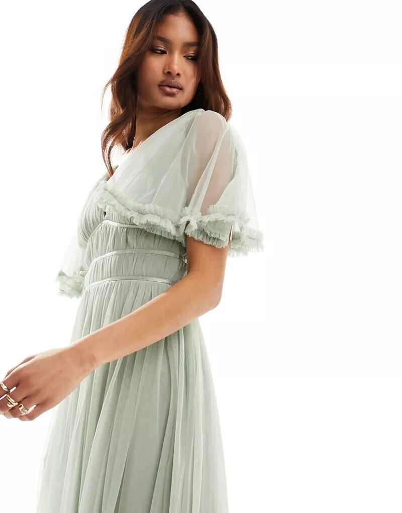 

Зеленое платье макси с v-образным вырезом и юбкой с рюшами Beauut Bridesmaid