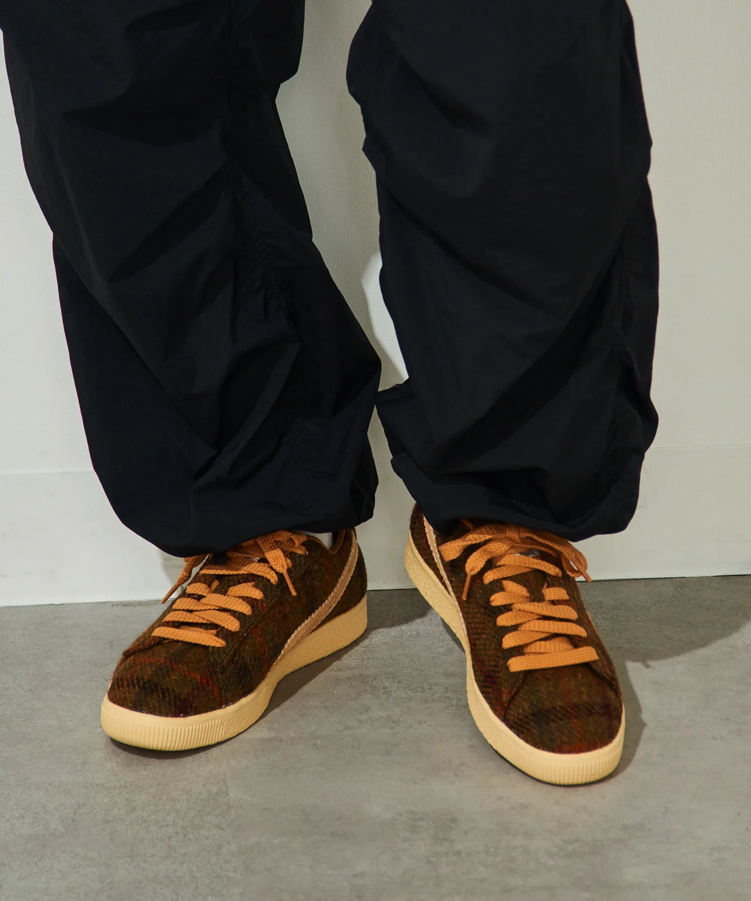 Мужские кроссовки PUMA CLYDE HARRIS TWEED коричневые — фото 4