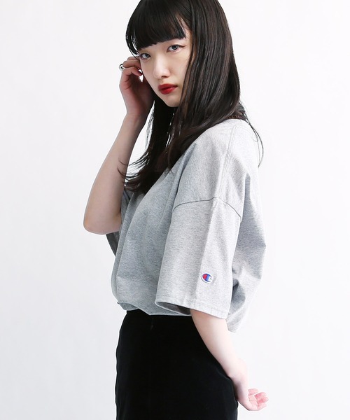 

Футболка оверсайз с коротким рукавом, круглым вырезом и нашивкой-логотипом Champion, серая, Серый, Футболка оверсайз с коротким рукавом, круглым вырезом и нашивкой-логотипом Champion, серая