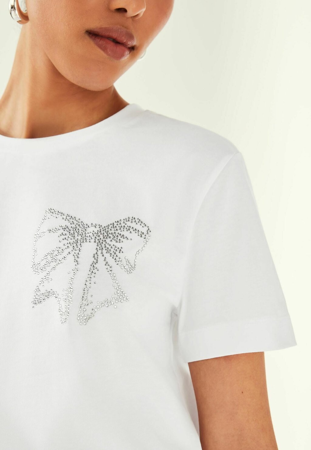 

Футболка с принтом BOW EMBELLISHED, REGULAR FIT Next, белый