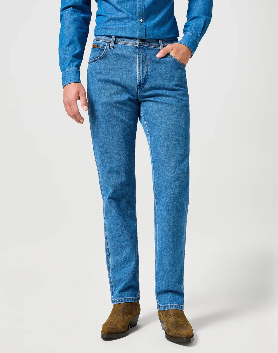 

Прямые джинсы Wrangler "Техас", цвет Desert Mirage