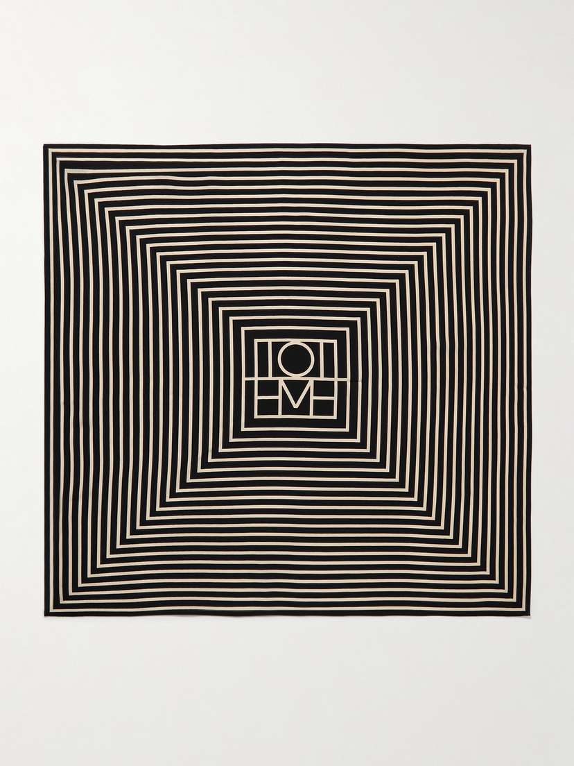 

Шелковый крепдешиновый шарф с принтом Toteme, черный