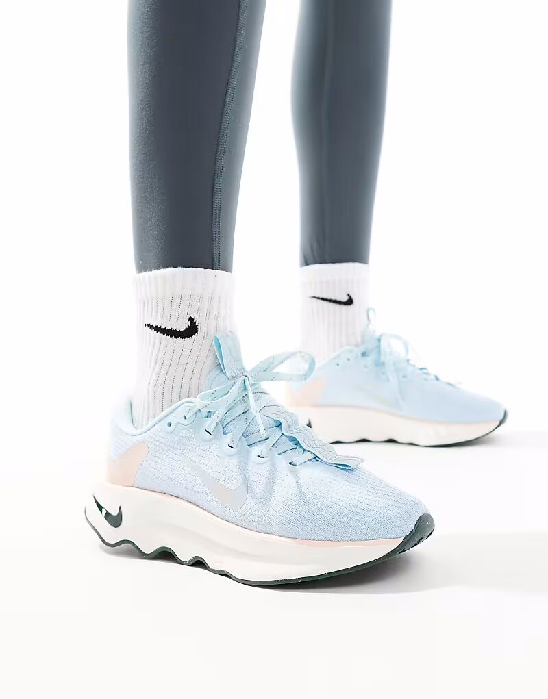 Кроссовки Nike Training Motiva светло-голубого и белого цветов