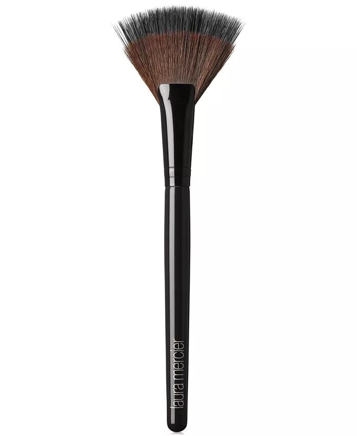 

Веерная кисть для пудры Laura Mercier