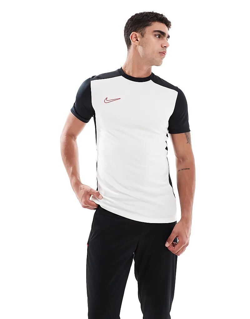 

Футболка Nike Football Academy 25 Dri-FIT кремового цвета