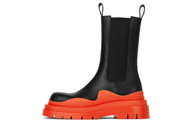 Ботинки Bottega Venetta Tire Boot, черный / оранжевый