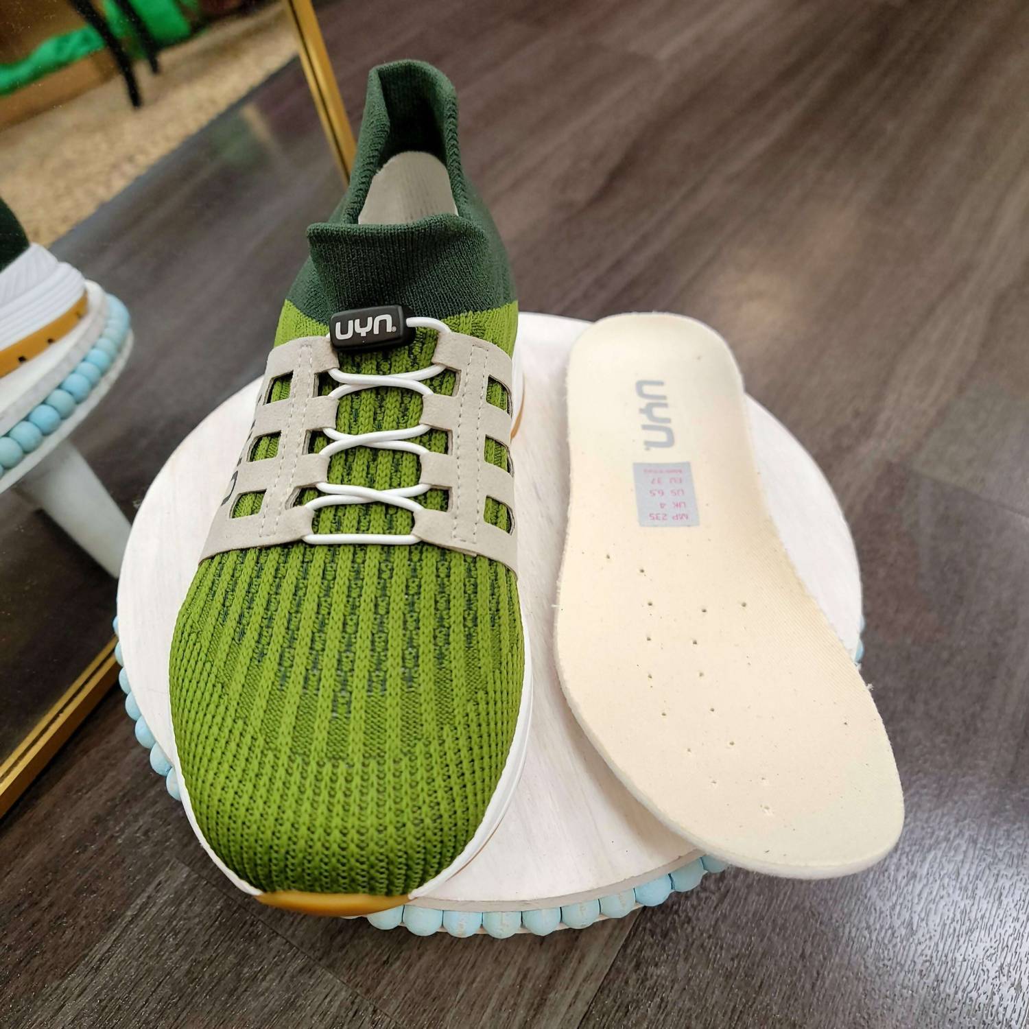 Женские кроссовки Nature Tune Slip-On горчичного цвета UYN, Mustard — фото 3