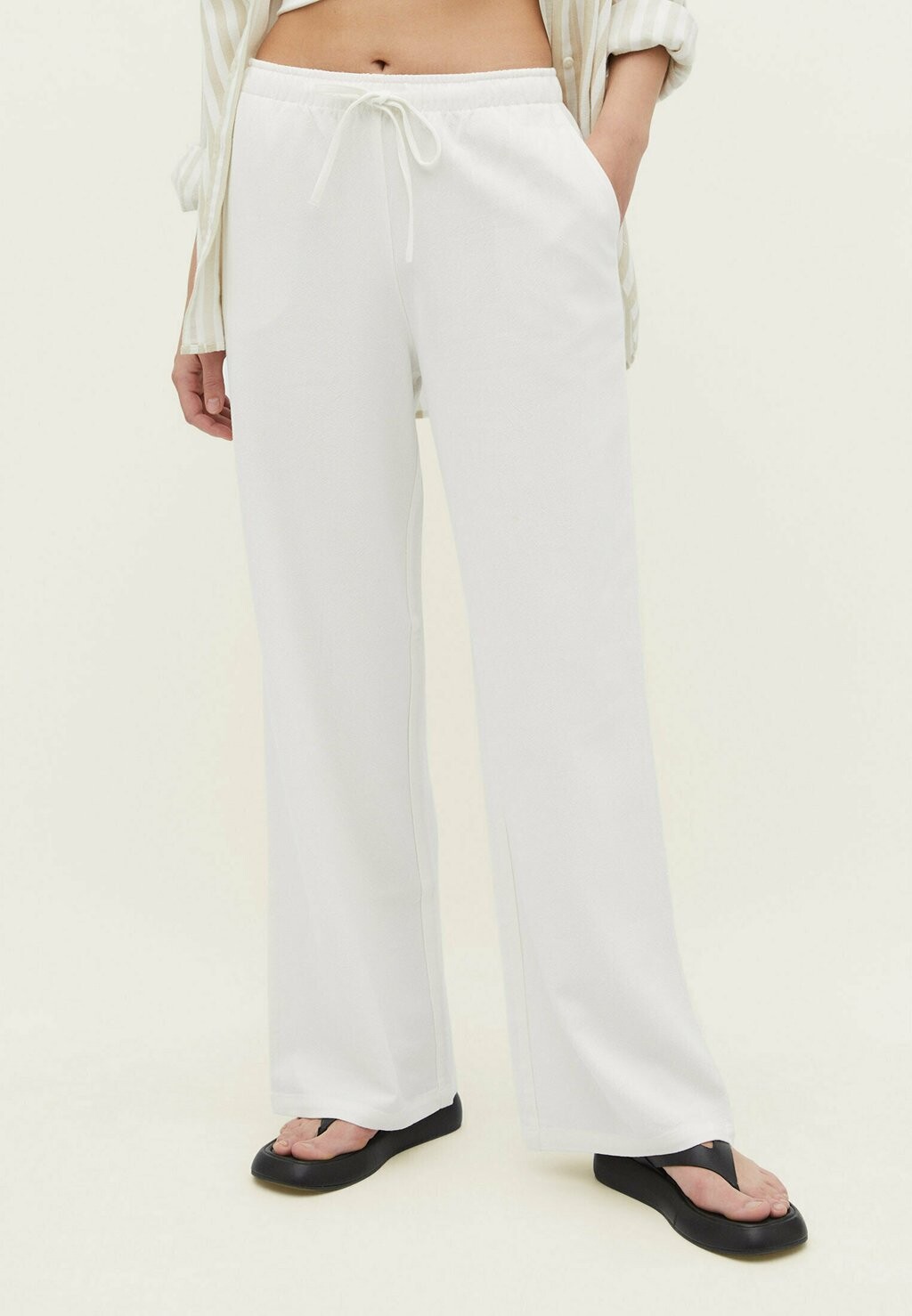 

Брюки Stradivarius, Белый, Брюки Stradivarius