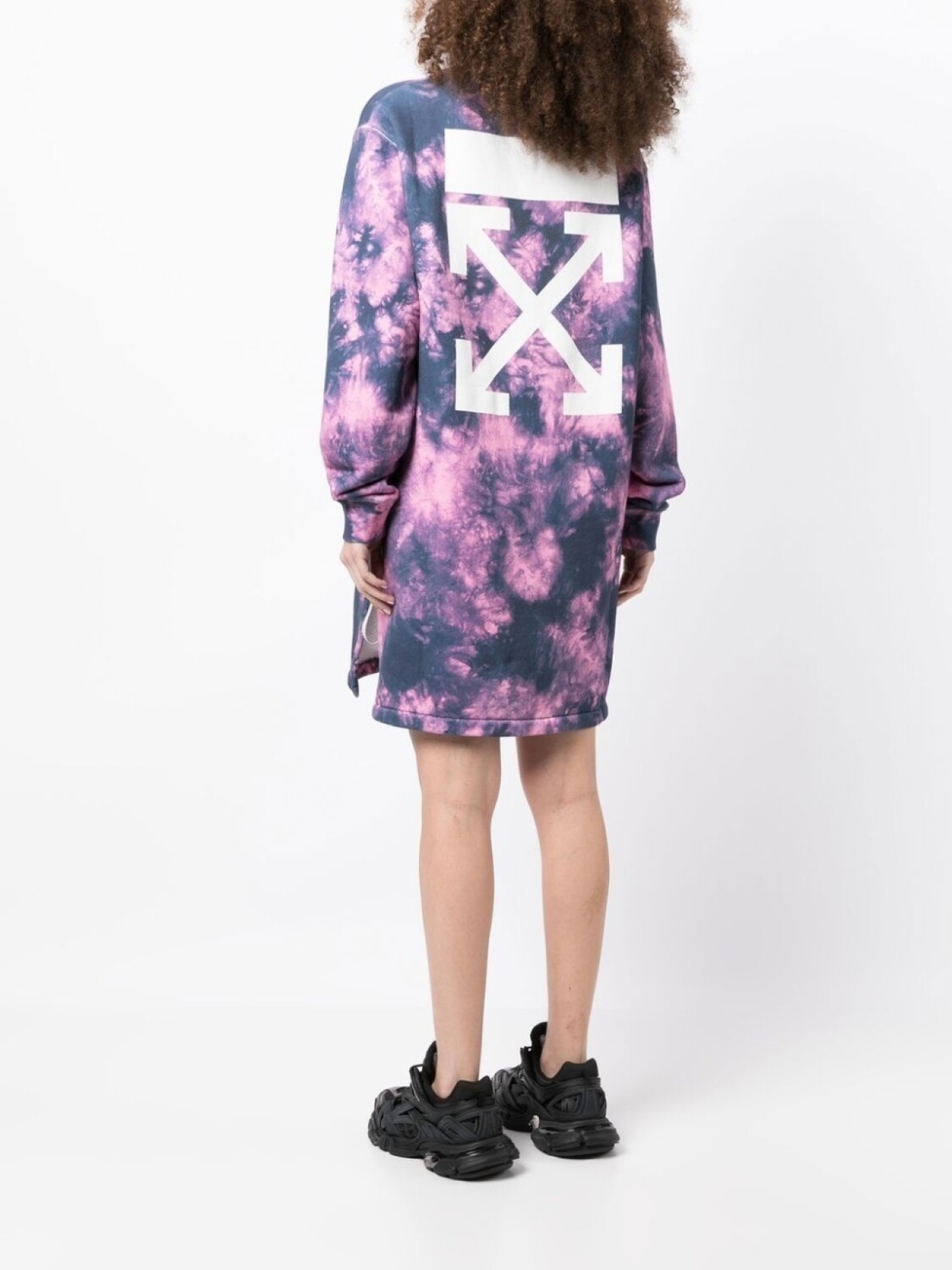 Off-White платье-толстовка с логотипом Arrows и принтом тай-дай, розовый — фото 4