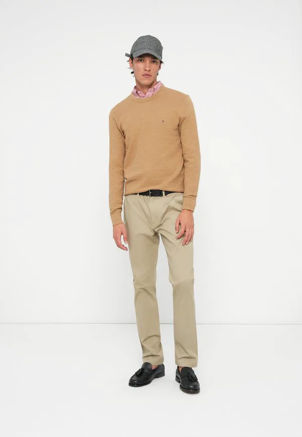 Джемпер с круглым вырезом, выполненный из фактурной трикотажной ткани. Tommy Hilfiger, Safari — фото 2
