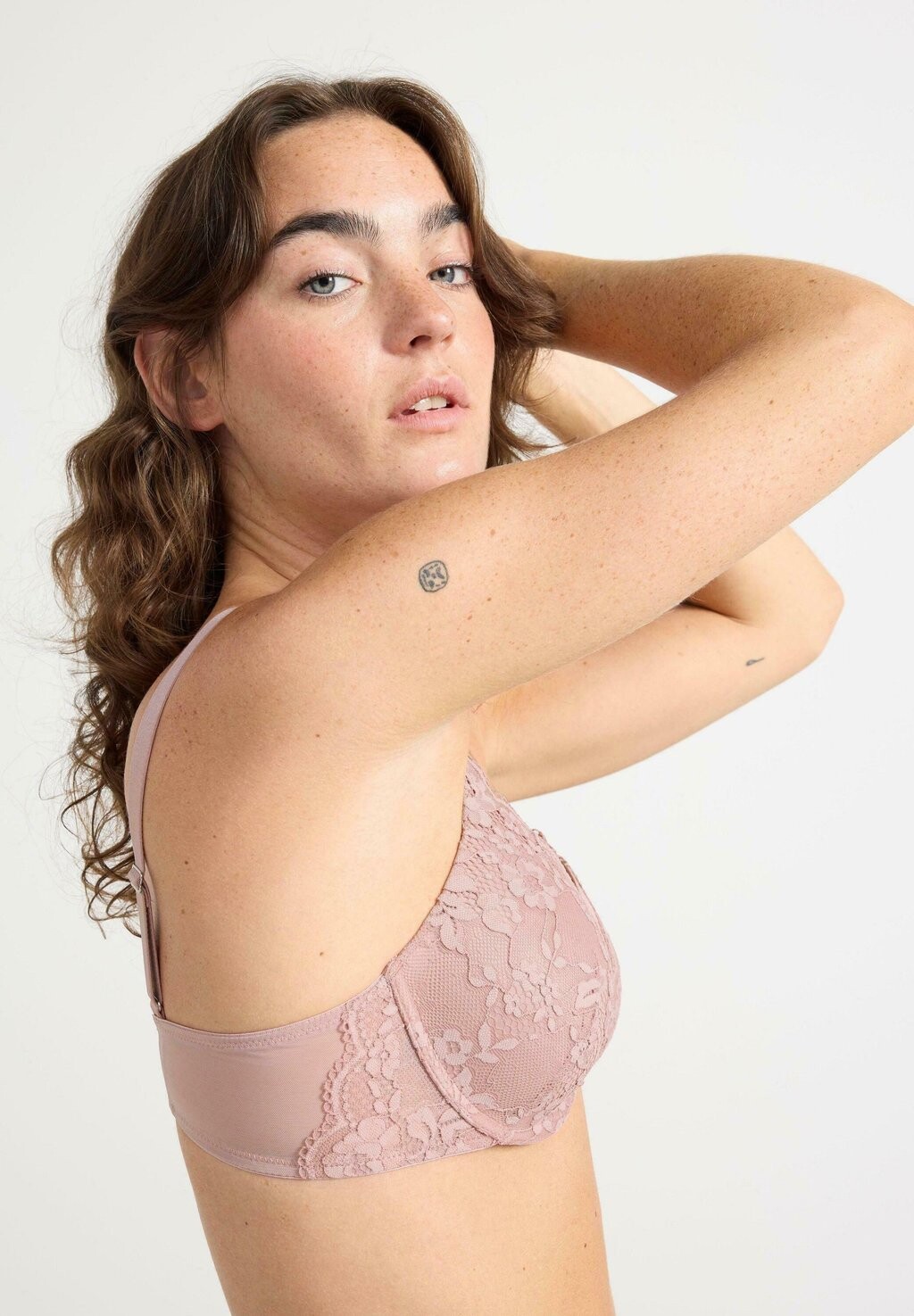 

Бюстгальтер на косточках DIVA IRIS Lindex, светло-розовый