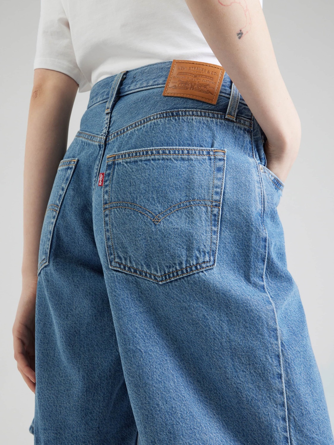 LEVI'S  Свободные джинсовые шорты 'Baggy Dad Jorts' в синем дениме — фото 2