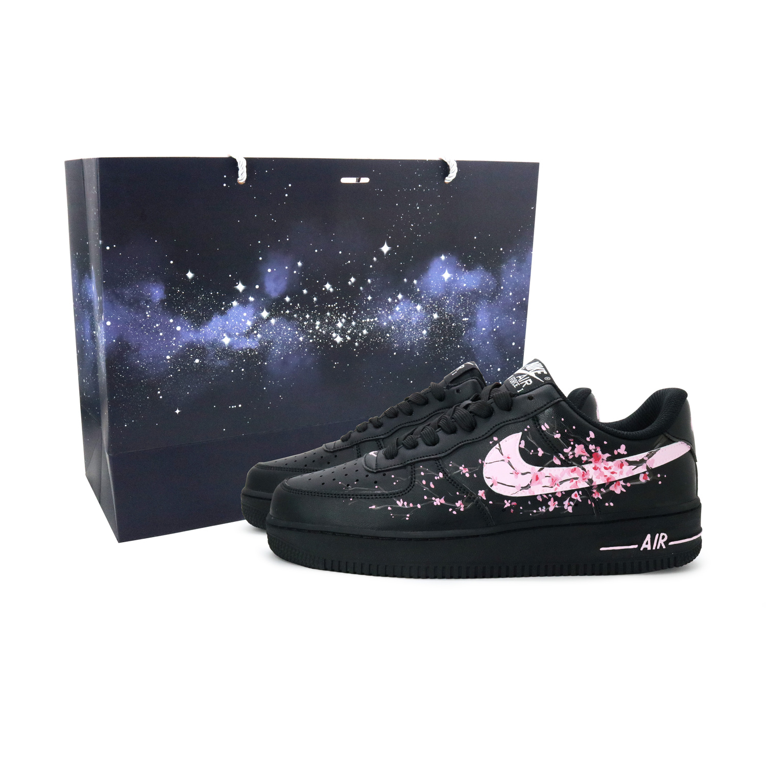 

Кроссовки Nike Air Force 1 Plum Blossom устойчивые к истиранию низкие мужские - черно-розовые (сумка Starry Sky), цвет Black Pink (Starry Sky Shopping Bag)