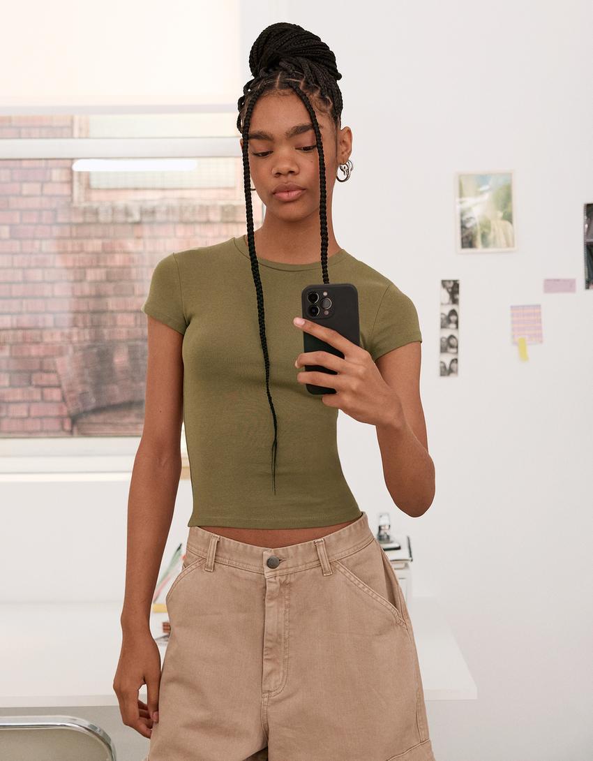 

Футболка с короткими рукавами и круглым вырезом Bershka, хаки