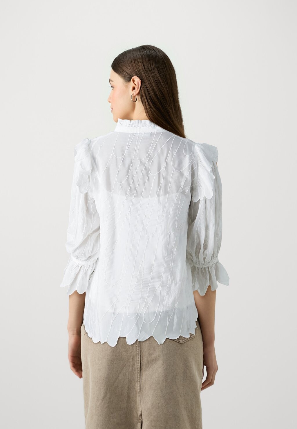 

Блуза CYPERUS CARO SHIRT Bruuns Bazaar, белый