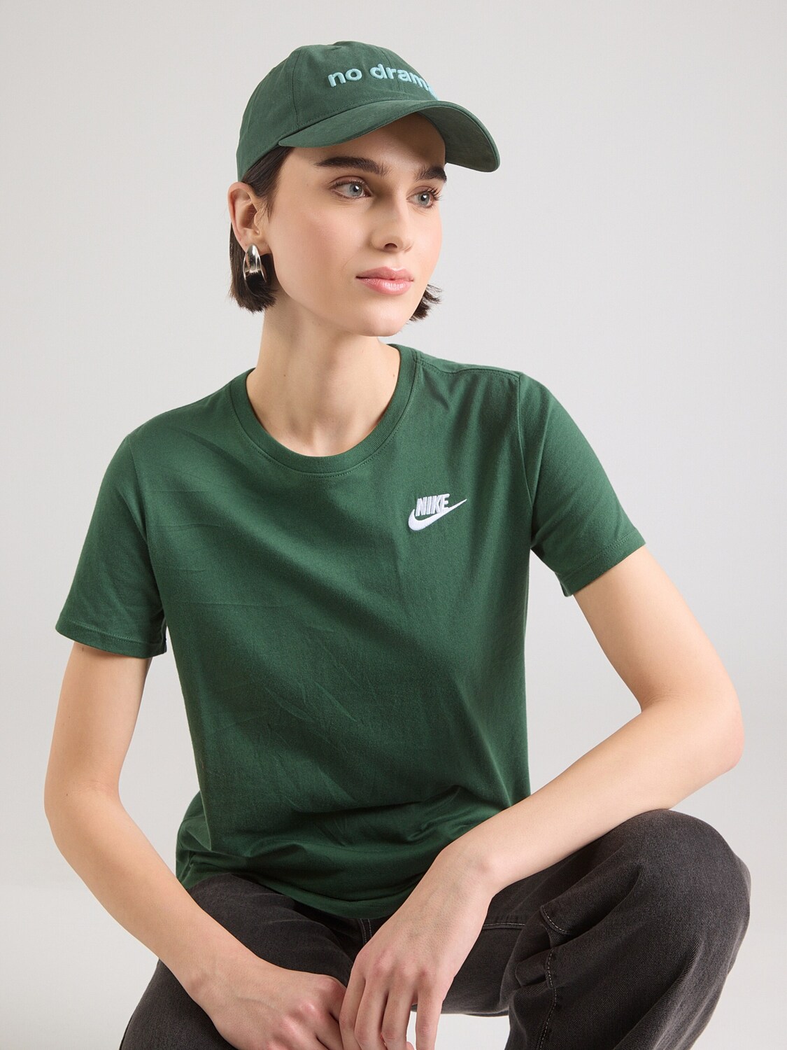 Nike Sportswear Футболка 'Club Essential' в зеленом цвете — фото 3