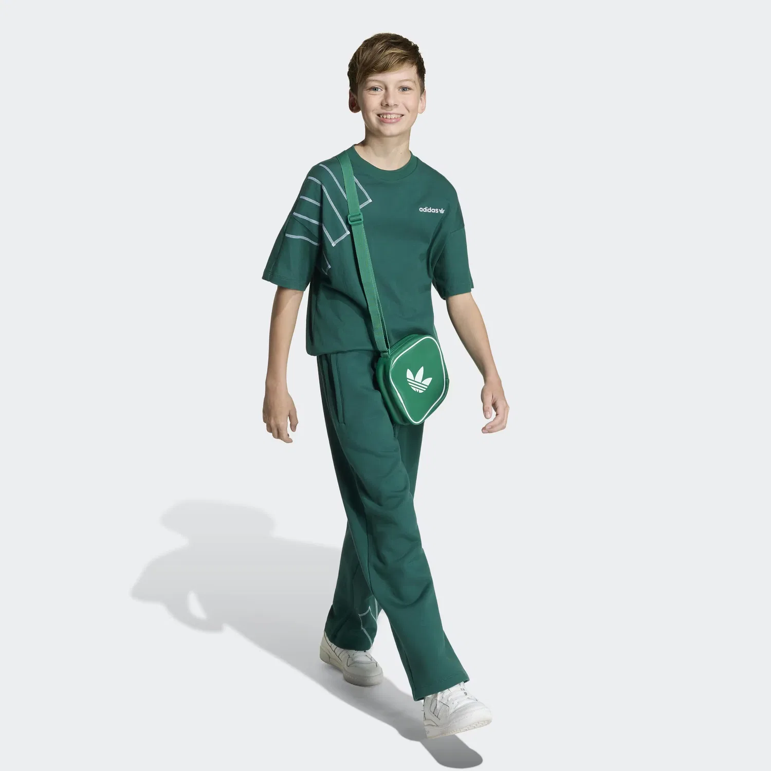 Футболка Adidas Originals изумрудного цвета — фото 4