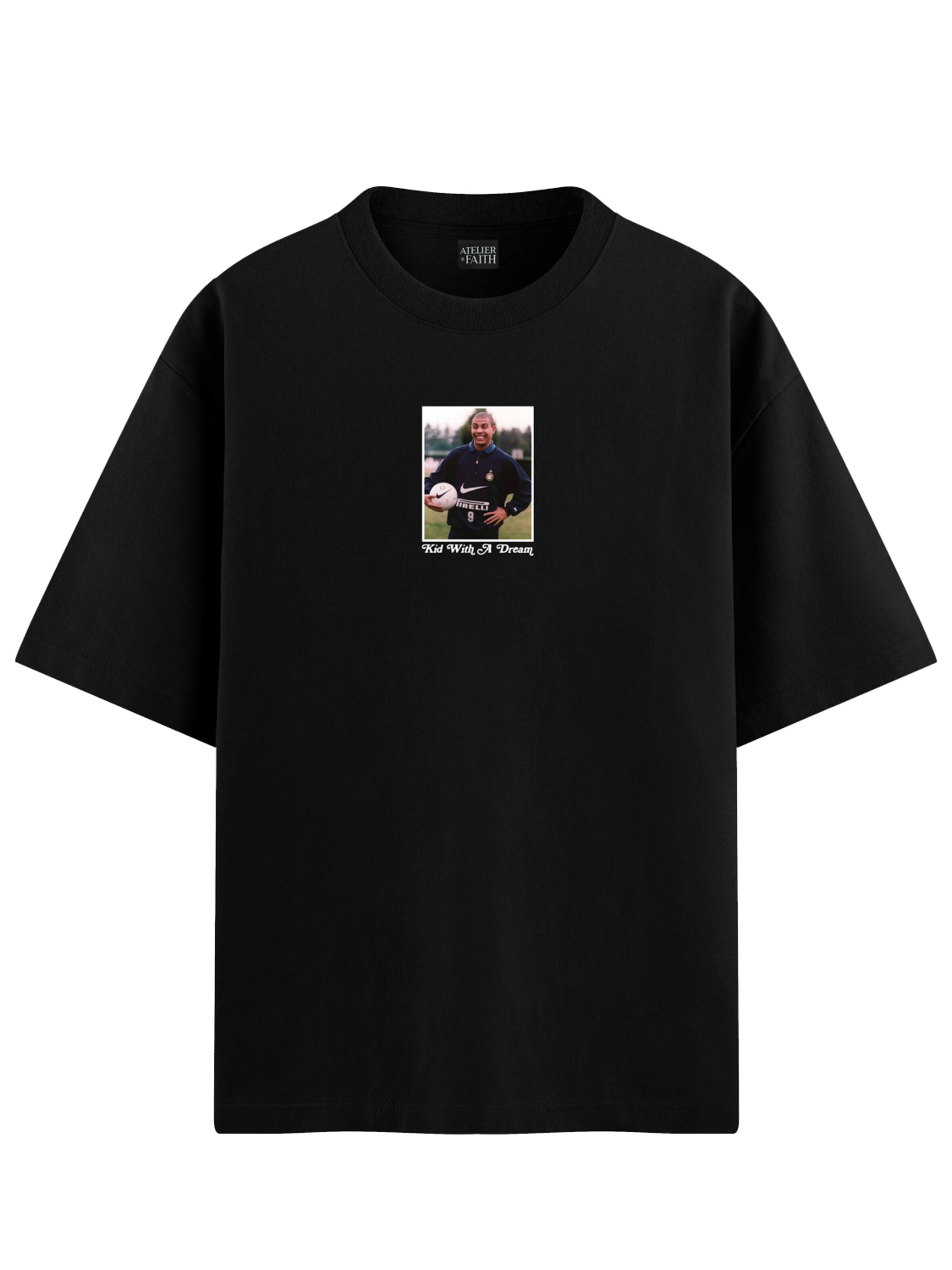 

ATELIER OF FAITH Футболка 'R9 - KID WITH A DREAM' в черном цвете