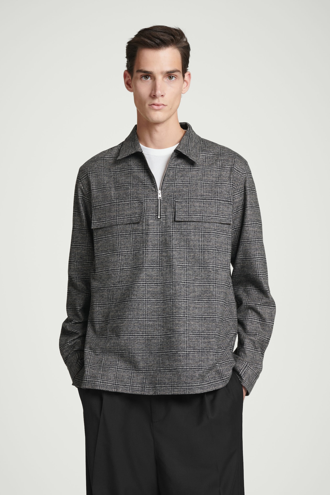 

Рубашка в клетку из хлопка на молнии-relaxed fit COS, цвет Czarny/Krata