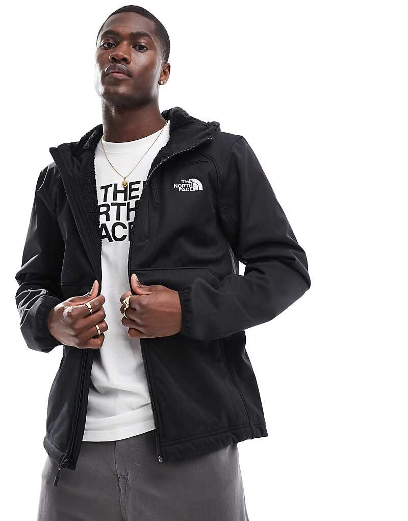 

Черная куртка из софтшелла с капюшоном The North Face Quest TNF
