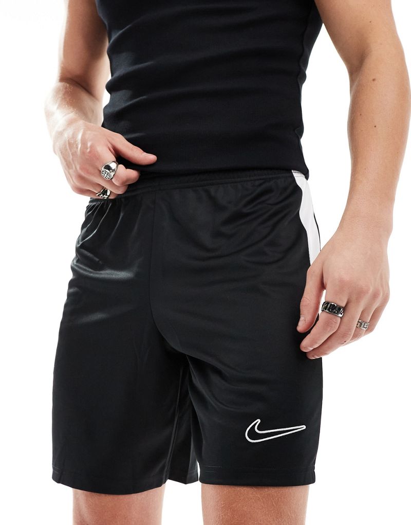 

Черные шорты со вставками Nike Academy Dri-FIT