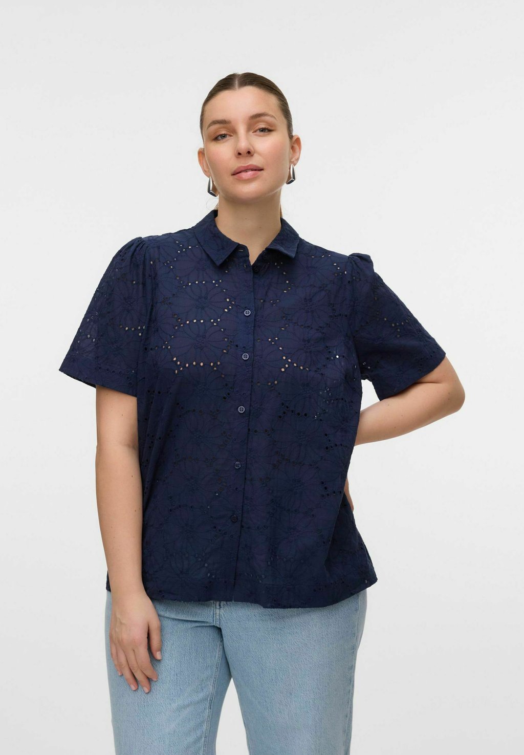 

Блузка на пуговицах Vero Moda Curve, темно-синий