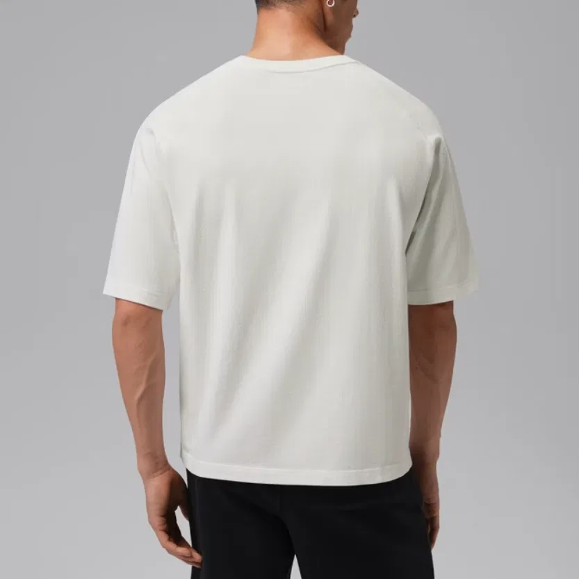 Футболка Flight Men's 133 Sail White/Canvas White/Black, круглый вырез, средняя посадка Jordan — фото 4