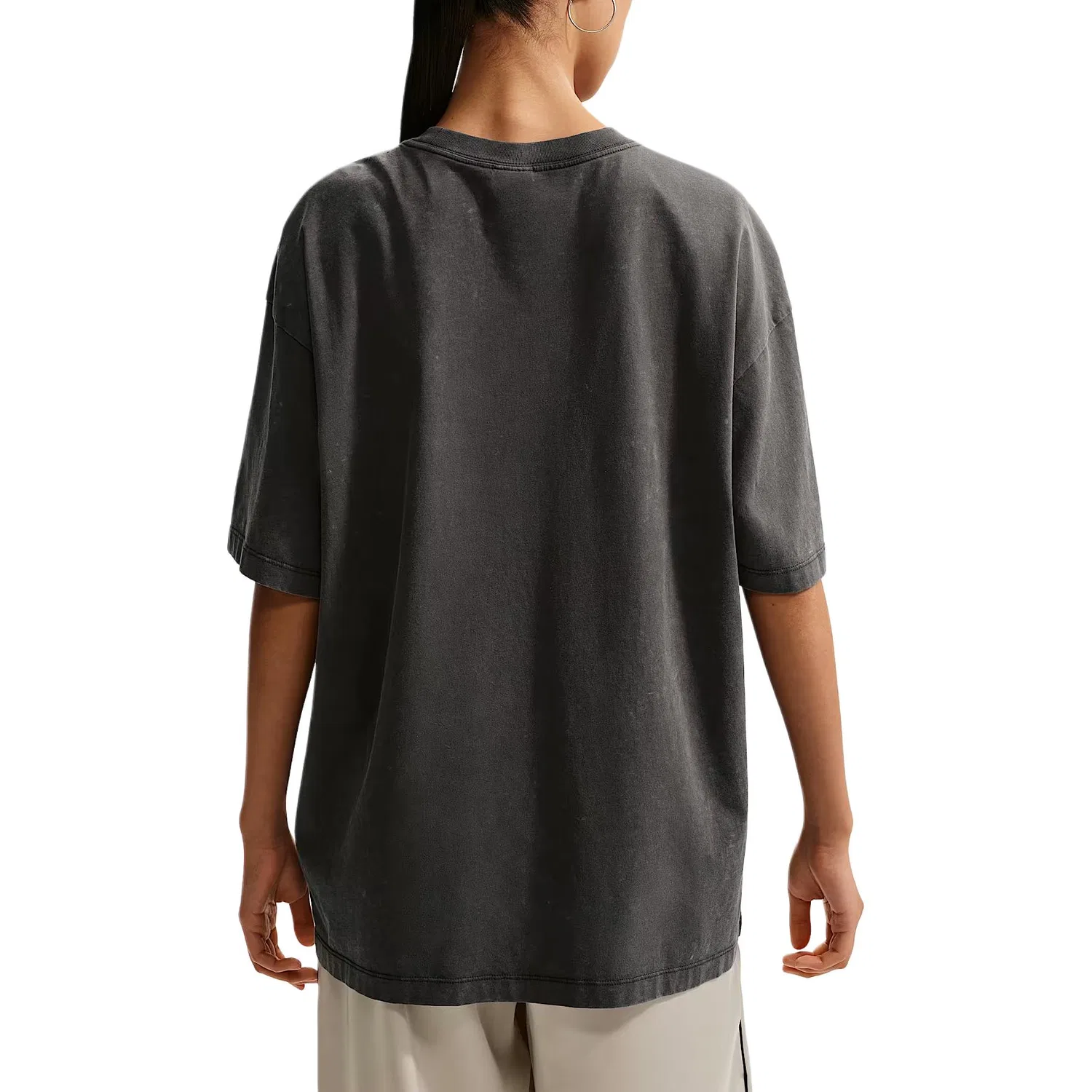 Женская футболка с опущенным плечом Drop Shoulder Sleeve Nike, Coal Black — фото 3