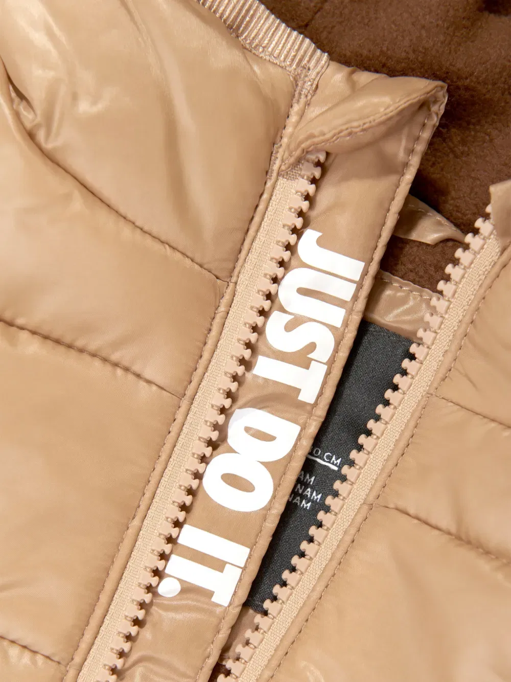 Стеганая куртка с капюшоном Nike Kids, нейтральный — фото 4