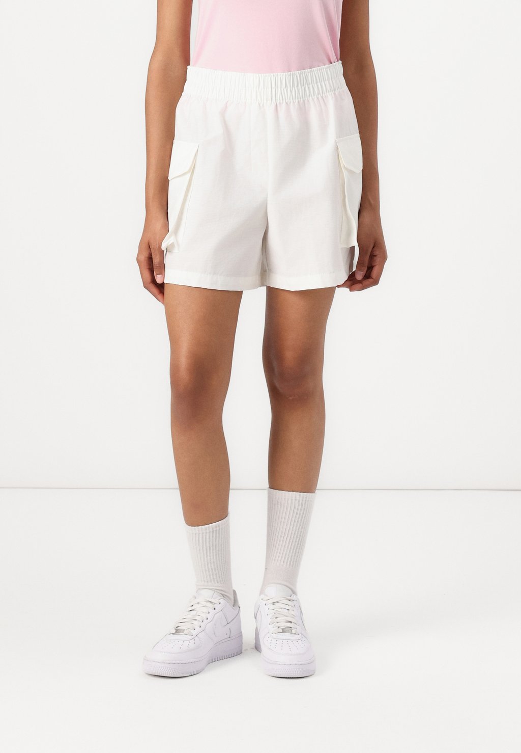 

Шорты Nike Sportswear, кремовый