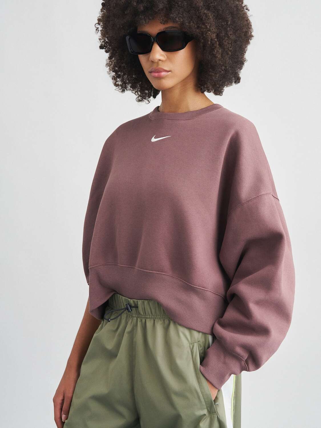 Nike Sportswear Свитшот 'Phoenix Fleece' в цвете Rose — фото 4