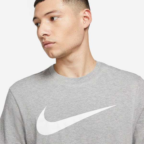 Футболка Nike Logo short-sleeved 'Grey', серый — фото 2