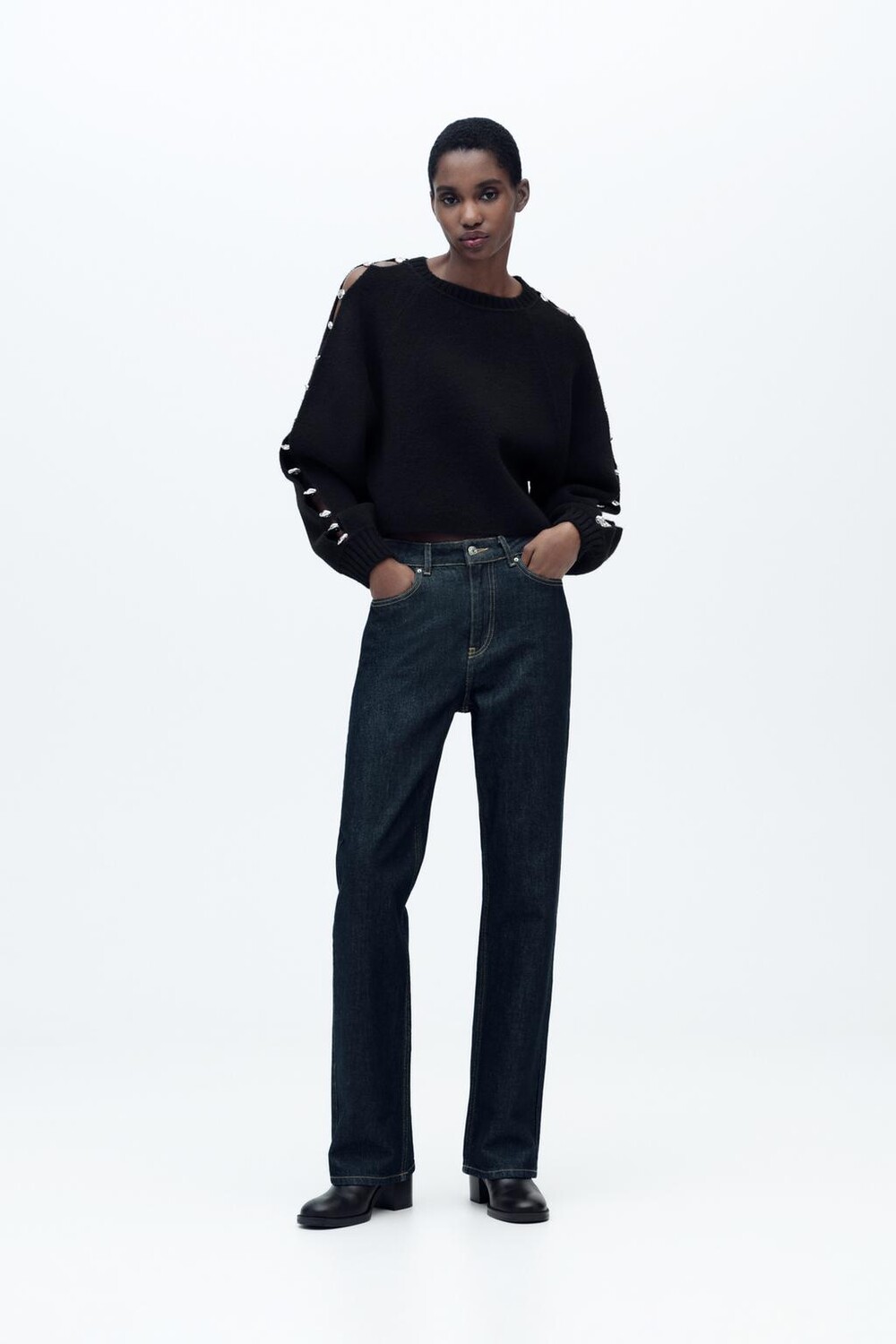 

Вязаный свитер с детали в виде мяча ZARA, черный