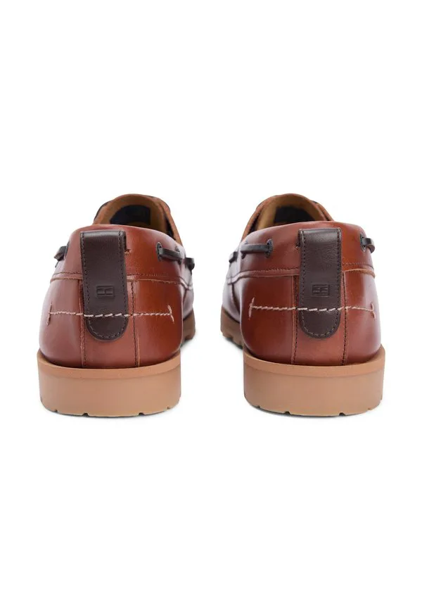 Легкие лодочные туфли с кожаными шипами Tommy Hilfiger, Ginger Clay — фото 4