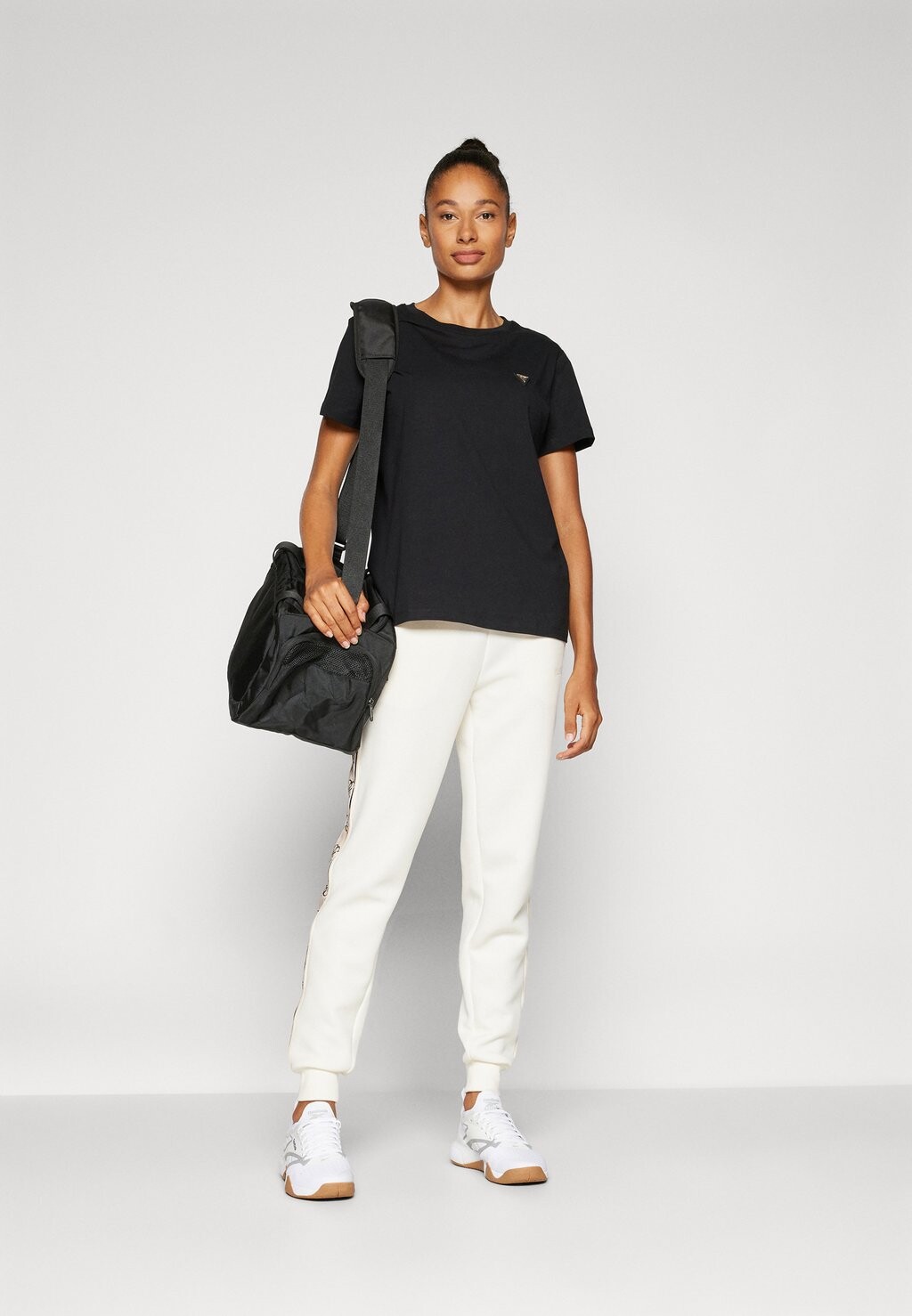 

Футболка с принтом COLETTE Guess, черный