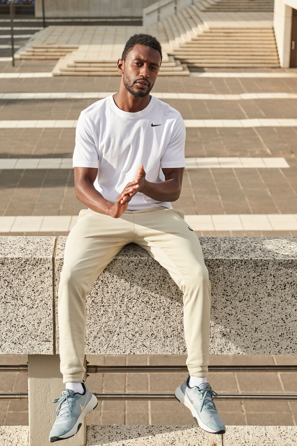 Тренировочная футболка Dri-FIT с короткими рукавами Nike, белый — фото 4