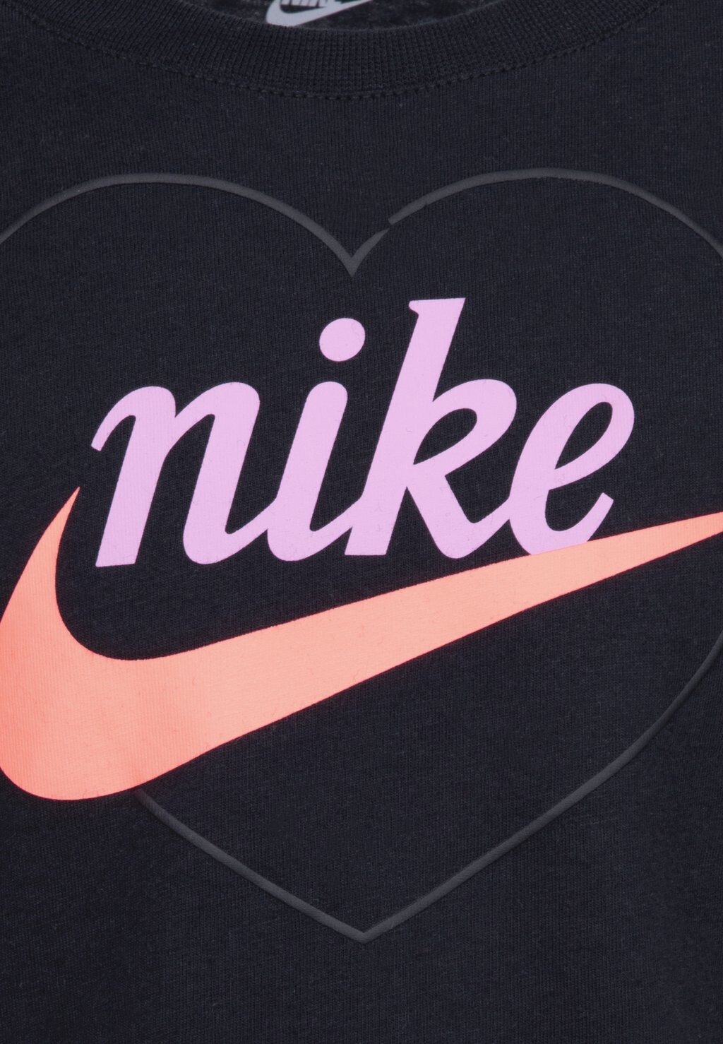 

Футболка NEW IMPRESSIONS GRAPHIC TEE Nike, черный