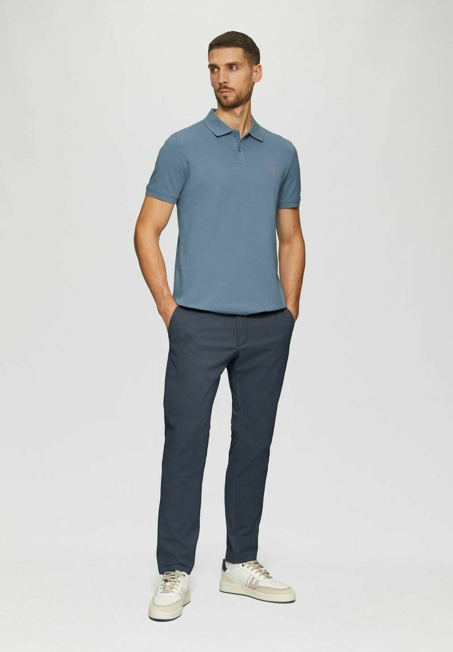 

Поло s.Oliver BASIC KNOPFLEISTE KRAGEN 1 STÜCK, Blaugrau/Blue-Grey, Серый, Поло s.Oliver BASIC KNOPFLEISTE KRAGEN 1 STÜCK, Blaugrau/Blue-Grey