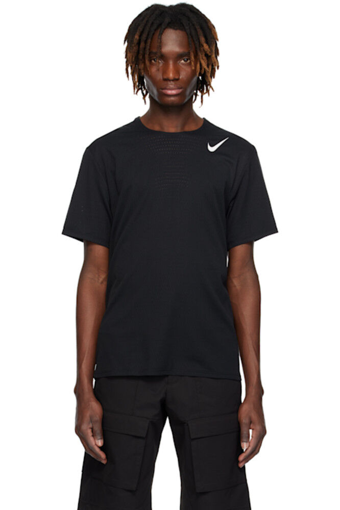 

Черная футболка AeroSwift Nike